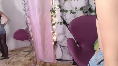   online show from November 7, 11:49 pm