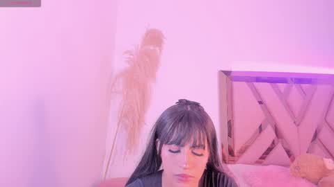 Snapshot of thamii_campanitaa chatting on March 26, 5:02 am thami campanita online show from March 26, 5:02 am