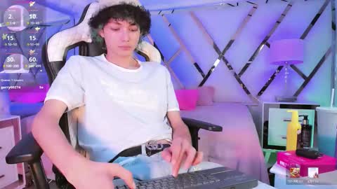 Snapshot of thanier_18 chatting on March 5, 7:32 pm thanier_18 online show from March 5, 7:32 pm