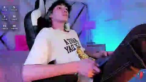 Snapshot of thanier_18 chatting on March 13, 7:20 pm thanier_18 online show from March 13, 7:20 pm