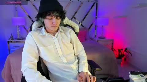 Snapshot of thanier_18 chatting on March 18, 7:17 pm thanier_18 online show from March 18, 7:17 pm