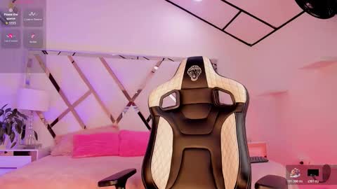 Snapshot of thanier_18 chatting on March 27, 7:35 pm thanier_18 online show from March 27, 7:35 pm