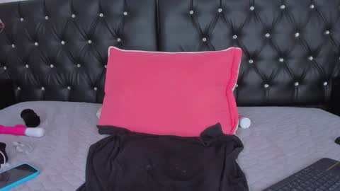 thara webstter online show from December 4, 2:48 pm