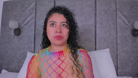 Snapshot of thara_webstter chatting on February 20, 11:32 am thara webstter online show from February 20, 11:32 am