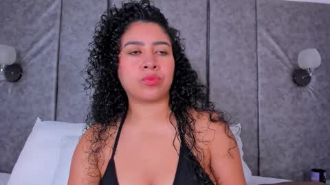 Snapshot of thara_webstter chatting on March 9, 11:36 am thara webstter online show from March 9, 11:36 am