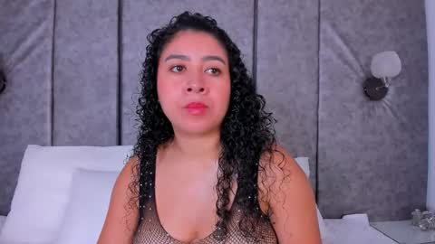 Snapshot of thara_webstter chatting on March 10, 11:37 am thara webstter online show from March 10, 11:37 am