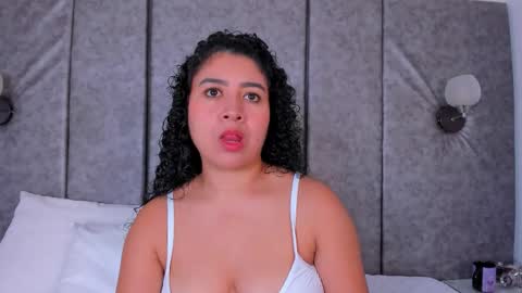 Snapshot of thara_webstter chatting on March 21, 11:26 am thara webstter online show from March 21, 11:26 am