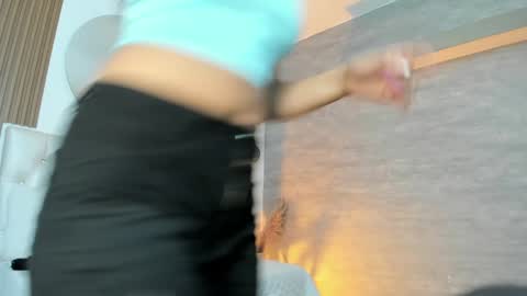 Snapshot of thararouse chatting on January 21, 12:18 pm Thara Rouse online show from January 21, 12:18 pm