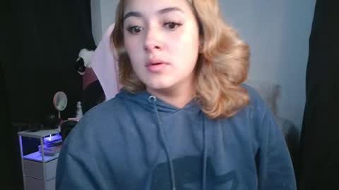   online show from November 6, 10:27 am