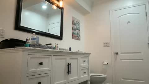 thatoneblondee online show from February 9, 3:38 pm