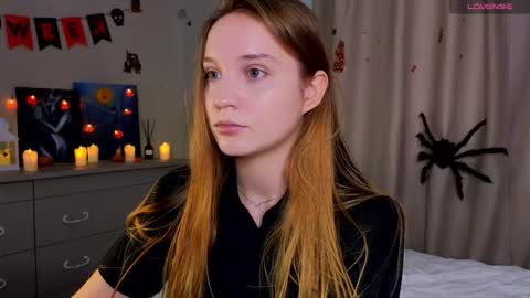 Snapshot of thatonerabbit chatting on October 30, 11:44 am Alice online show from October 30, 11:44 am