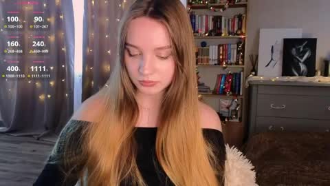 Snapshot of thatonerabbit chatting on April 2, 10:46 am Alice online show from April 2, 10:46 am