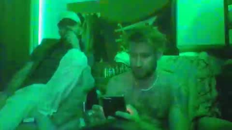 Snapshot of thatsgbp chatting on October 26, 1:33 am thatsgbp online show from October 26, 1:33 am