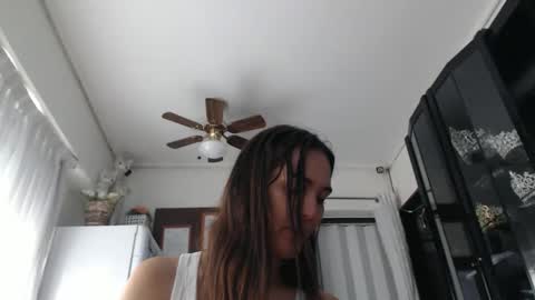 Snapshot of thayanizreal chatting on April 18, 10:41 am thayanizreal online show from April 18, 10:41 am