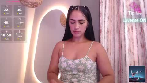 THAYSSA ROSS online show from June 13, 7:23 pm