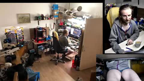 Snapshot of the0archon chatting on November 9, 9:07 am Michal online show from November 9, 9:07 am