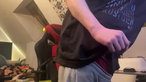 Snapshot of the420duderino chatting on November 14, 4:00 am the420duderino online show from November 14, 4:00 am