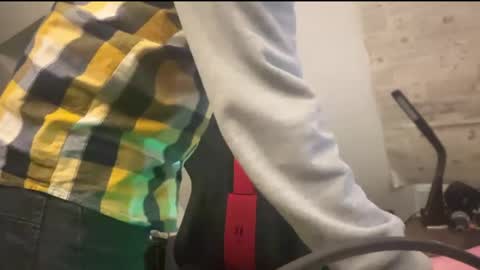 Snapshot of the420duderino chatting on March 15, 9:43 pm the420duderino online show from March 15, 9:43 pm