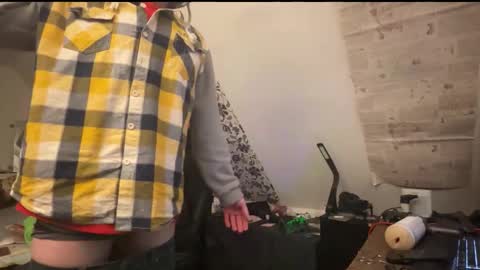 Snapshot of the420duderino chatting on March 17, 3:11 am the420duderino online show from March 17, 3:11 am