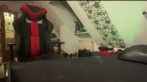 Snapshot of the420duderino chatting on March 18, 3:20 am the420duderino online show from March 18, 3:20 am