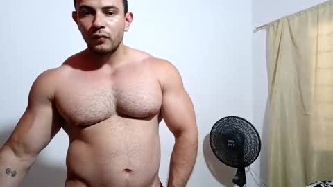 Snapshot of the_beastmuscle chatting on March 12, 6:47 pm beast online show from March 12, 6:47 pm