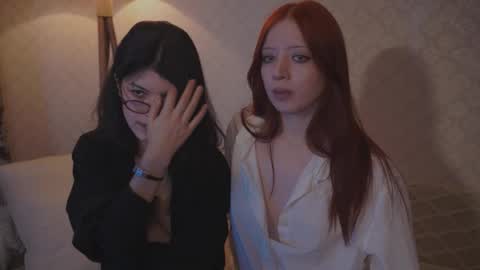 Snapshot of the_cure___ chatting on September 17, 7:59 pm EllaLyn online show from September 17, 7:59 pm