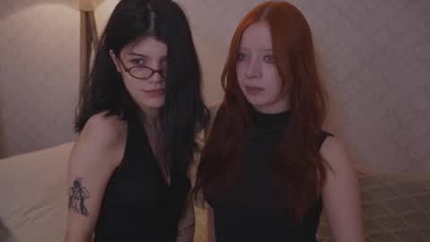 EllaLyn online show from September 30, 8:25 pm