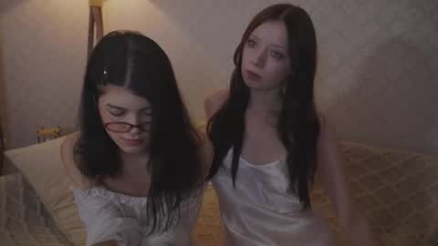 EllaLyn online show from November 10, 8:08 pm