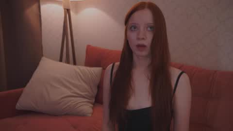 EllaLyn online show from February 7, 9:51 pm