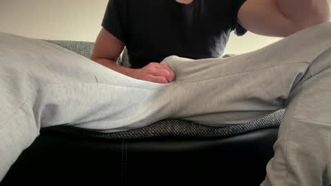 Snapshot of the_delicious_19 chatting on February 22, 3:54 pm the_delicious_19 online show from February 22, 3:54 pm