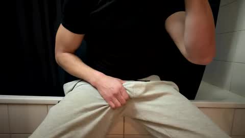 Snapshot of the_delicious_19 chatting on March 28, 7:46 pm the_delicious_19 online show from March 28, 7:46 pm