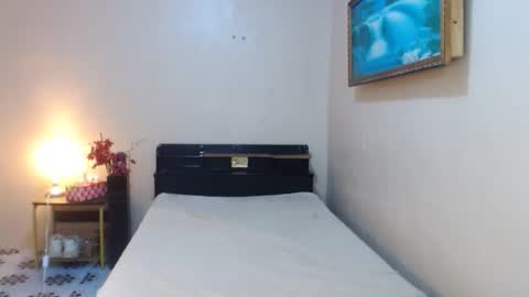 Snapshot of the_girl_nxt_door chatting on January 15, 5:12 am samm online show from January 15, 5:12 am