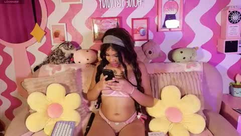 Snapshot of the_girl_with_the_red_hai chatting on November 24, 4:34 am zoe online show from November 24, 4:34 am