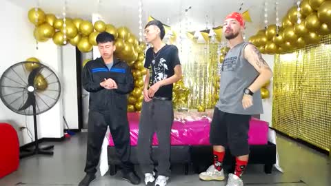 Snapshot of the_goodfellas chatting on December 23, 8:36 pm the goodfellas online show from December 23, 8:36 pm