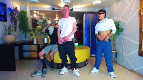 Snapshot of the_goodfellas chatting on September 22, 5:15 pm the goodfellas online show from September 22, 5:15 pm