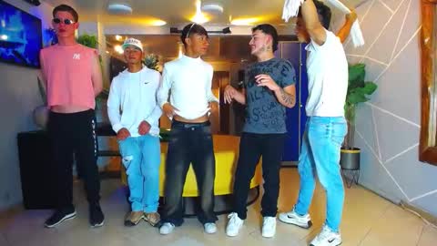 Snapshot of the_goodfellas chatting on September 23, 5:05 pm the goodfellas online show from September 23, 5:05 pm