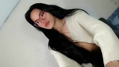 Snapshot of the_horny_bella chatting on March 3, 12:55 pm the_horny_bella online show from March 3, 12:55 pm