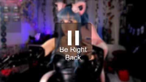 Snapshot of the_kitty_roxy chatting on October 19, 7:31 am ... ... online show from October 19, 7:31 am