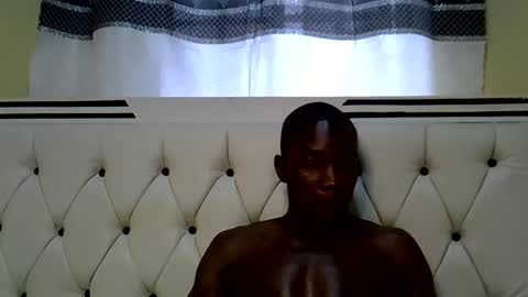 Snapshot of the_logking chatting on January 19, 5:44 am the_logking online show from January 19, 5:44 am