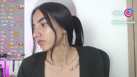Snapshot of the_skinny_sweet chatting on October 17, 9:17 pm Andrea online show from October 17, 9:17 pm