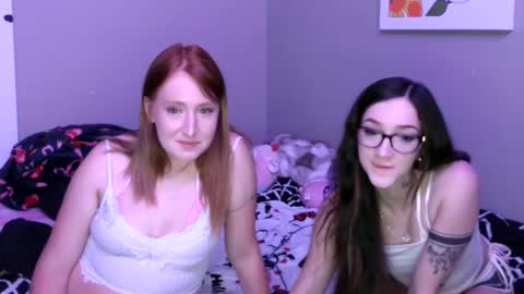 Snapshot of the_summers_ chatting on October 18, 3:31 am Summer online show from October 18, 3:31 am