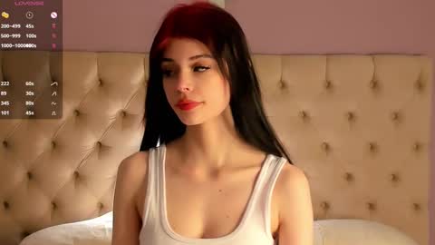 Snapshot of the_truewoman_show chatting on February 14, 4:20 pm My name is Cynthia and Im very happy to see you in my sweet room online show from February 14, 4:20 pm