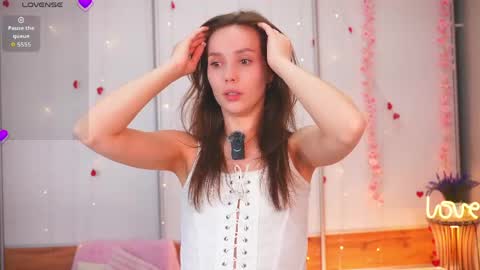My name is Cynthia and Im very happy to see you in my sweet room  online show from May 23, 3:45 am