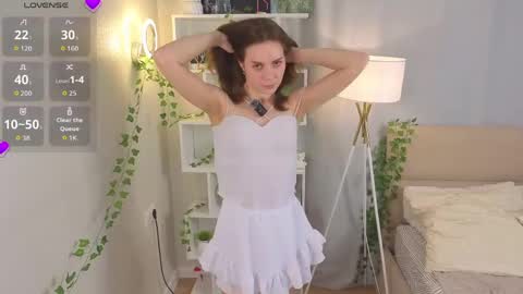 My name is Cynthia and Im very happy to see you in my sweet room  online show from June 10, 3:07 am