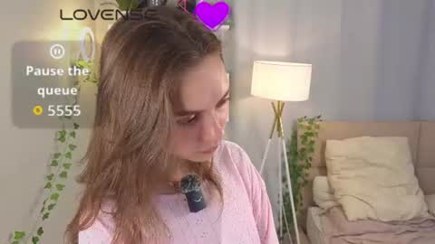 My name is Cynthia and Im very happy to see you in my sweet room  online show from June 11, 3:15 am