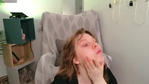 Snapshot of the_virg1n_marie chatting on June 16, 5:32 am The Rosemarie I Wed FriSun 1 AM 9 AM EDT online show from June 16, 5:32 am