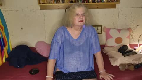 Snapshot of thea69plus chatting on September 20, 4:35 am thea TheaDora online show from September 20, 4:35 am