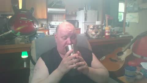 Snapshot of thealiensarecumming chatting on June 14, 1:14 am thealiensarecumming online show from June 14, 1:14 am