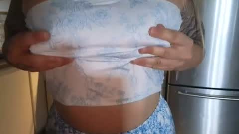 theauroramae -  online show from June 24, 7:35 pm