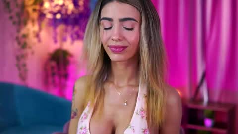 Snapshot of theayanna chatting on October 3, 10:01 am Ayana online show from October 3, 10:01 am